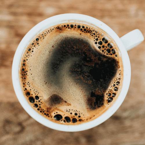 El café puede empeorar los síntomas de una gastritis. 